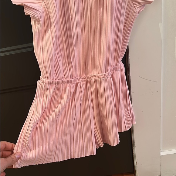 H&M Pink One Piece Blouse with Flutter Sleeves and Gathered Waist - Picture 7 of 7
